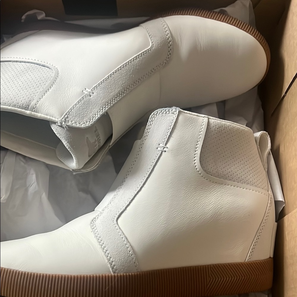 Sorel White and Brown Sneakers with Modern Design